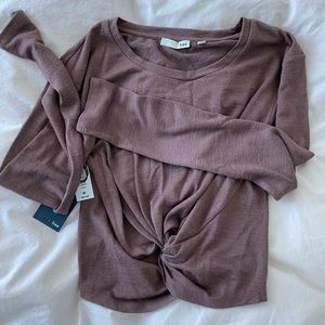 Aritzia cropped twist front long sleeve NWT
